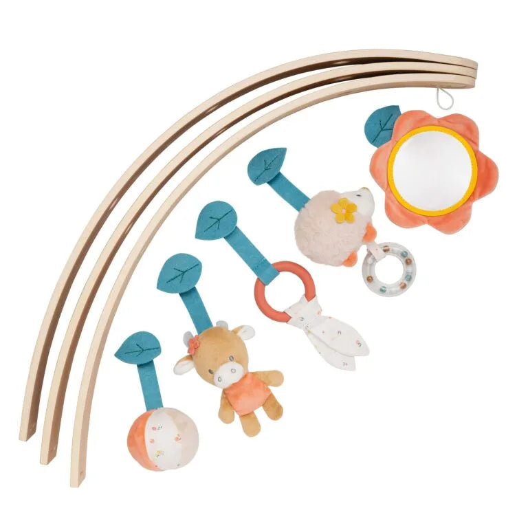 Arches and toys for playmat