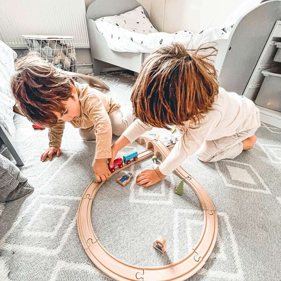 Figure of Eight Train Set