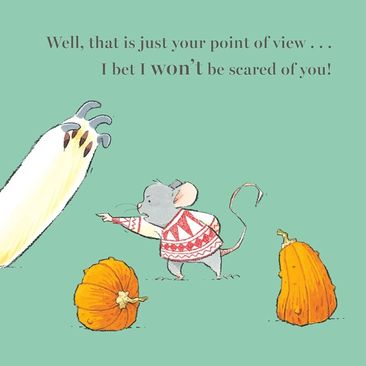 Illustration of a polar bear and a mouse with pumpkins on a green background